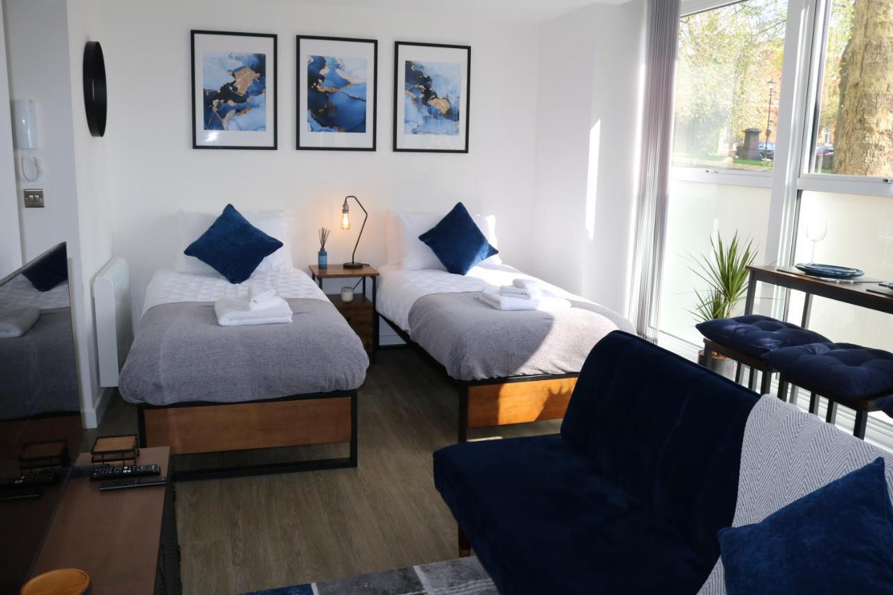 Wolverhampton - Gated Parking - George House 외부 사진