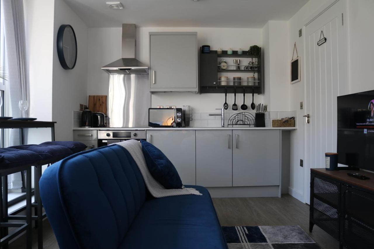 Wolverhampton - Gated Parking - George House 외부 사진